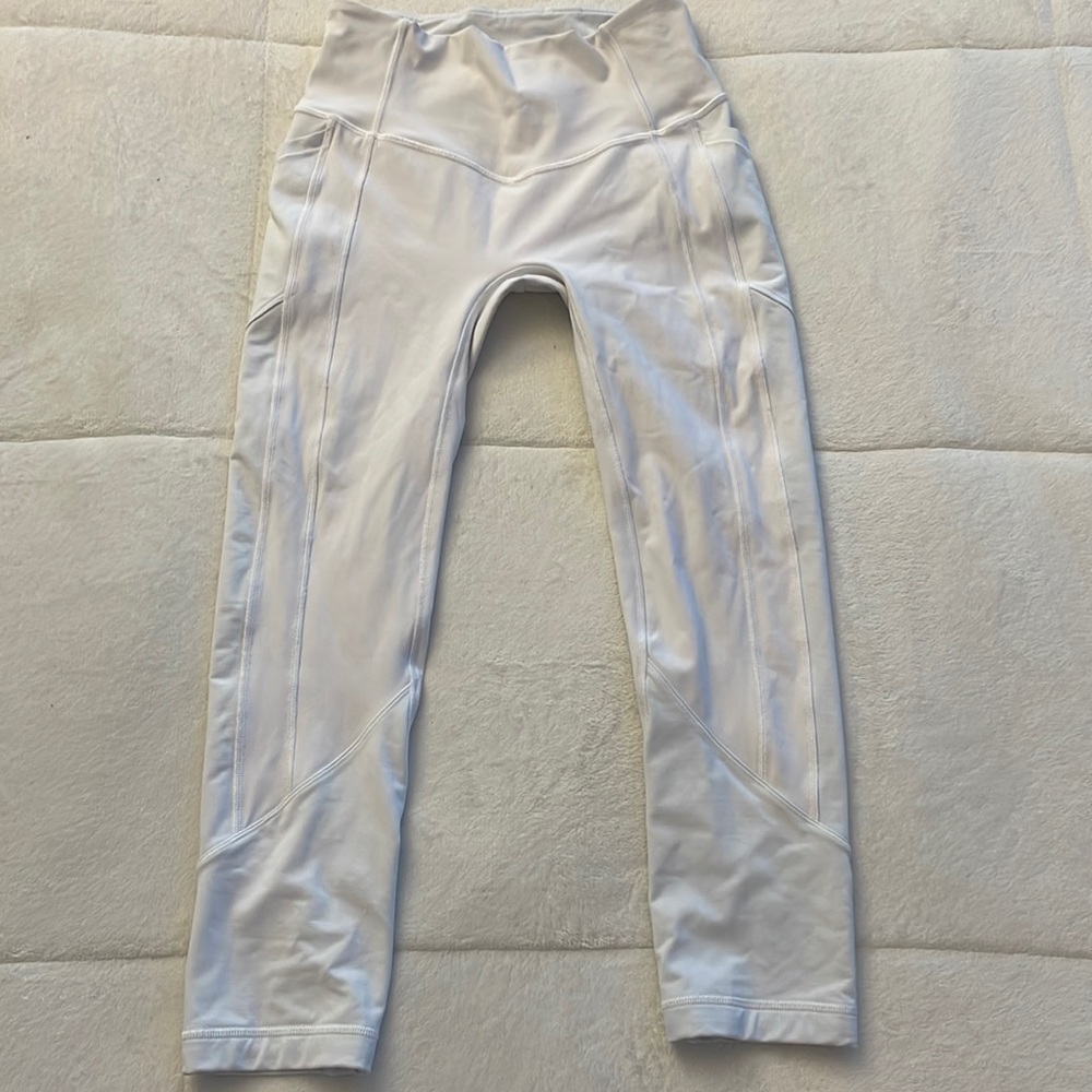 Lululemon white high rise cropped leggings